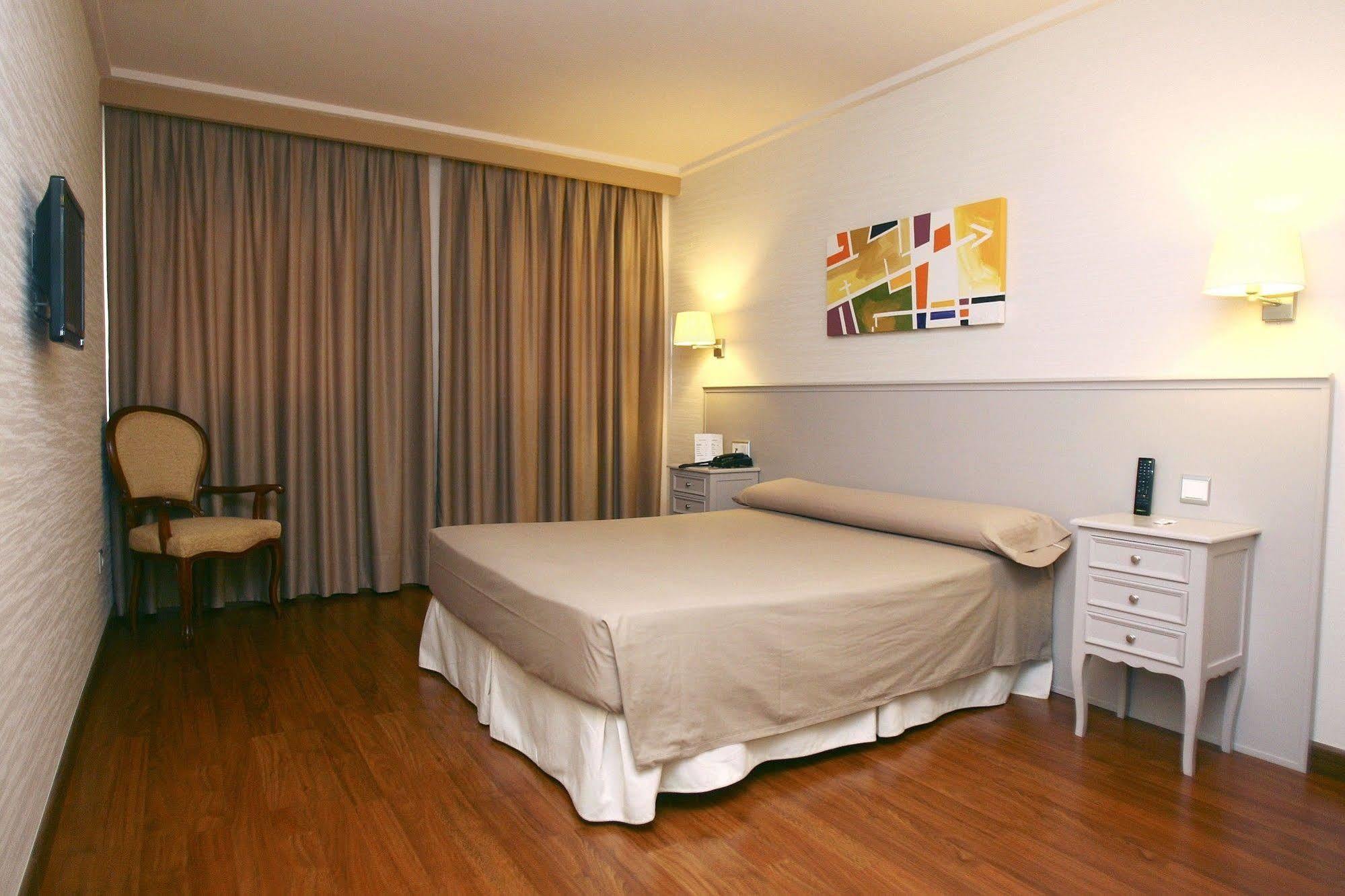 Hotel Universidad Albacete Zewnętrze zdjęcie